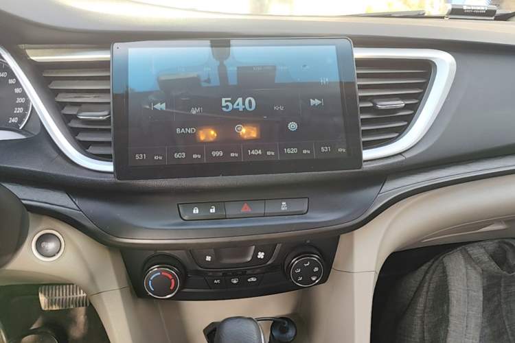 Used Buick GT 2017 15N Automatic Elite Version Audio And AC Panel