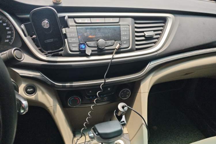 Used Buick GT 2017 15N Automatic Elite Version Audio And AC Panel