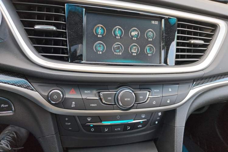 Used Buick GT 2017 15N Automatic Deluxe Edition Audio And AC Panel