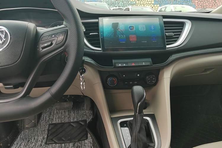 Used Buick GT 2017 15N Automatic Elite Version Audio And AC Panel