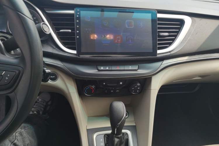 Used Buick GT 2017 15N Automatic Elite Version Audio And AC Panel