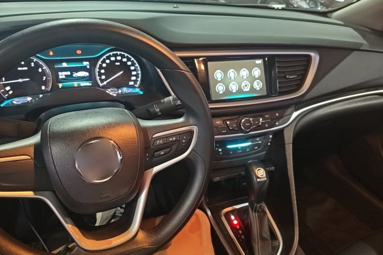 Used Buick GT 2017 15N Automatic Deluxe Edition Center Console
