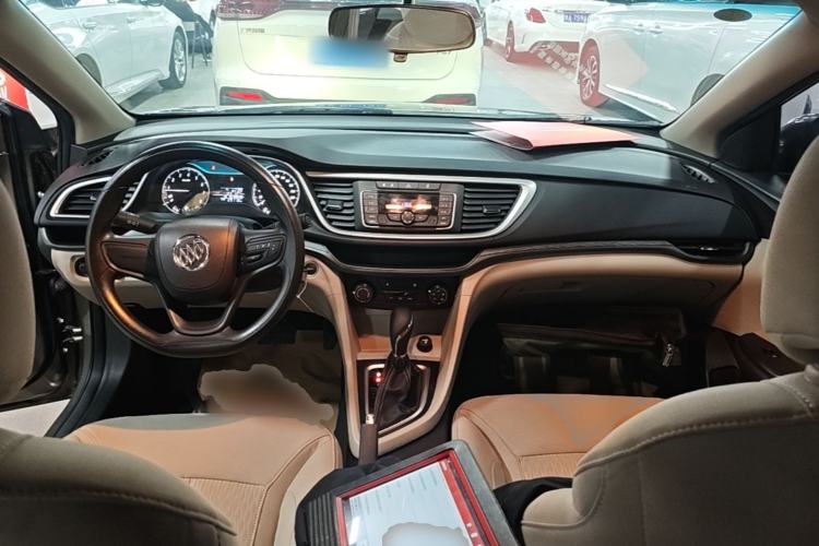 Used Buick GT 2017 15N Automatic Entry-Level Trim Center Console