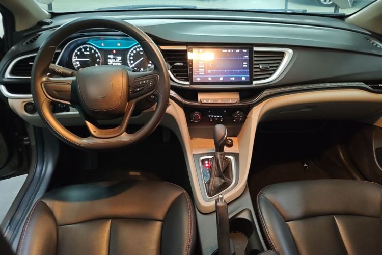 Used Buick GT 2017 15N Automatic Entry-Level Trim Center Console