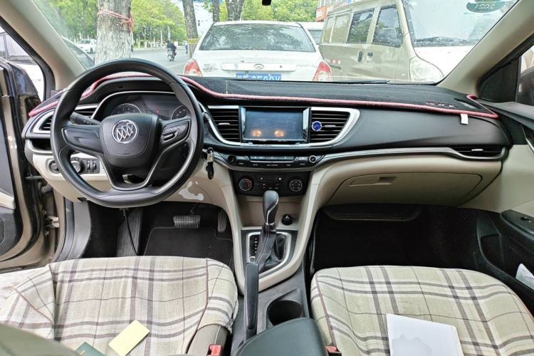 Used Buick GT 2017 15N Automatic Entry-Level Trim Center Console