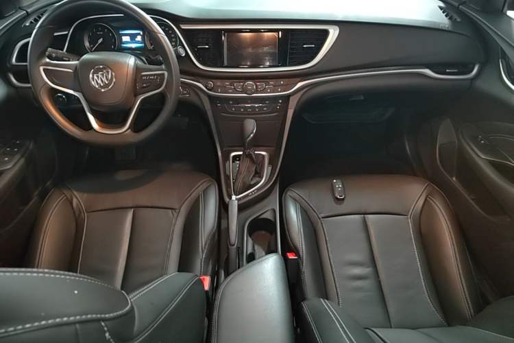 Used Buick GT 2017 15N Automatic Deluxe Edition Center Console