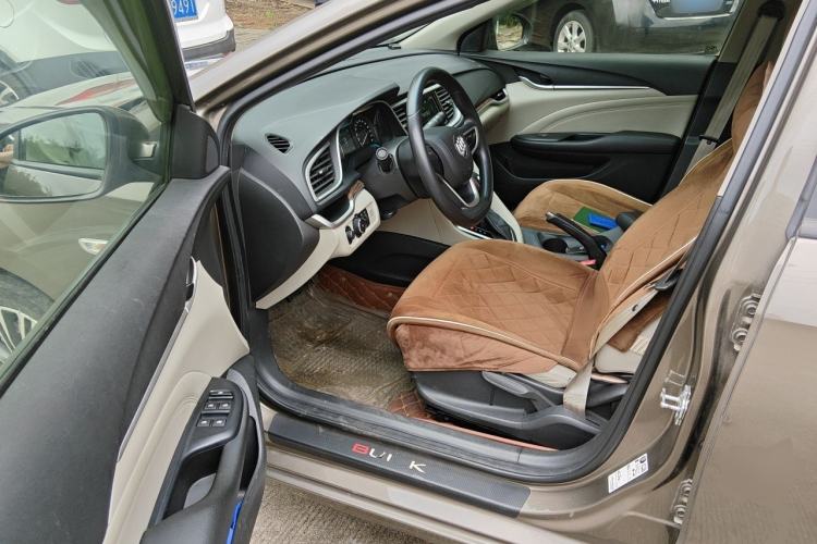 Used Buick GT 2017 15N Automatic Deluxe Edition Driver Seat
