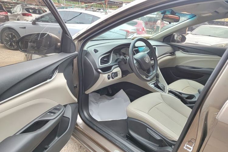 Used Buick GT 2017 15N Automatic Elite Version Driver Seat