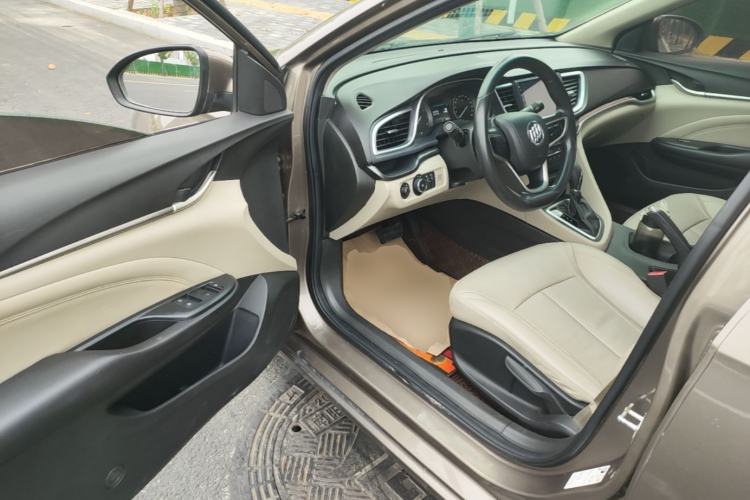 Used Buick GT 2017 15N Automatic Deluxe Edition Driver Seat