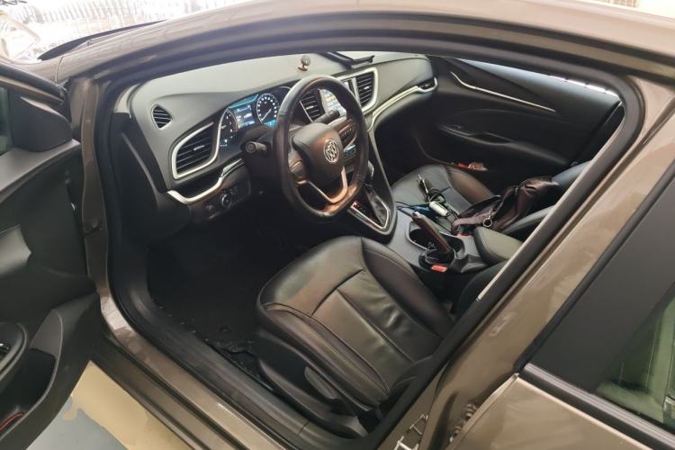 Used Buick GT 2017 15N Automatic Deluxe Edition Driver Seat
