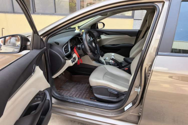 Used Buick GT 2017 15N Automatic Elite Version Driver Seat