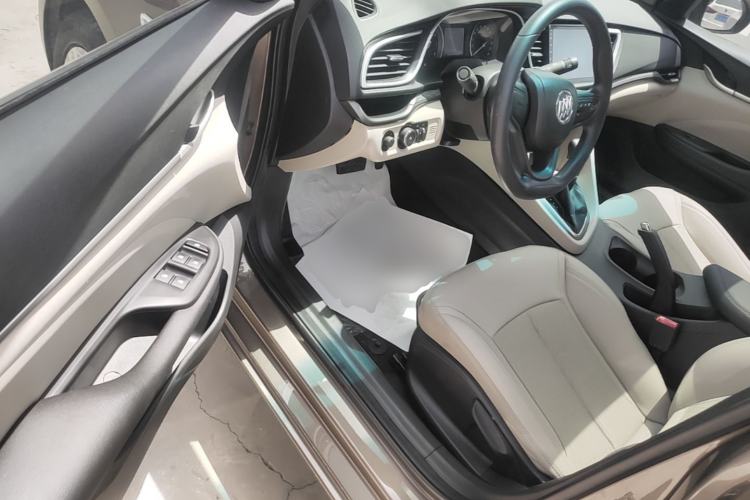 Used Buick GT 2017 15N Automatic Elite Version Driver Seat