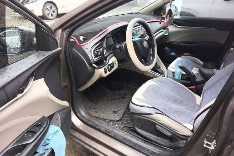 Used Buick GT 2017 15N Automatic Elite Version Driver Seat