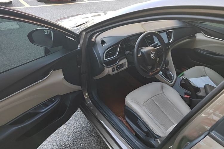 Used Buick GT 2017 15N Automatic Elite Version Driver Seat