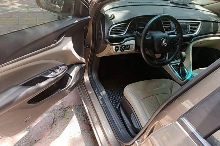 Used Buick GT 2017 15N Automatic Elite Version Driver Seat