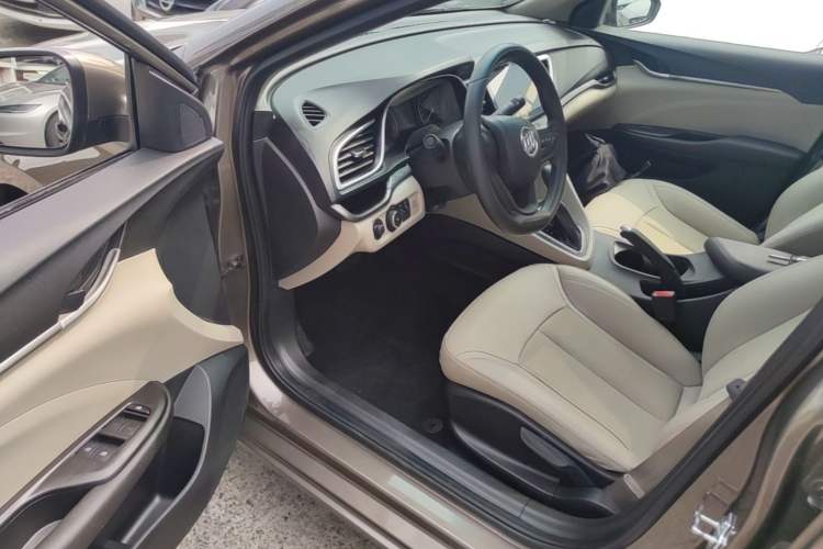 Used Buick GT 2017 15N Automatic Elite Version Driver Seat