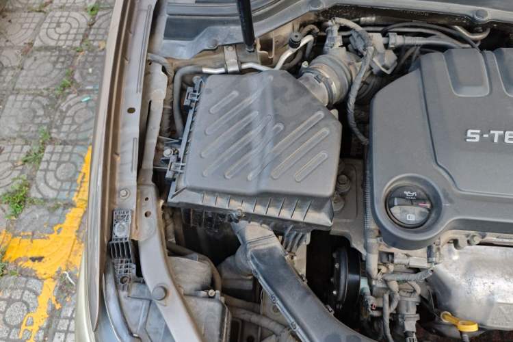 Used Buick GT 2017 15N Automatic Elite Version Engine Bay Right