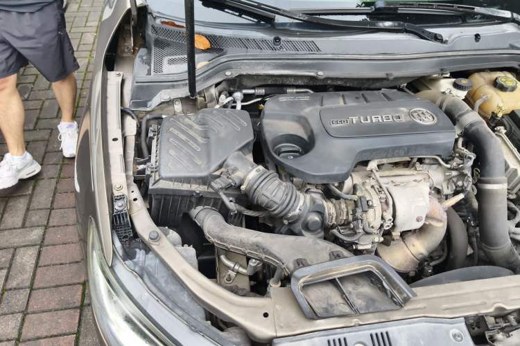 Used Buick GT 2017 18T Dual-Clutch Luxury Model Engine Bay Right