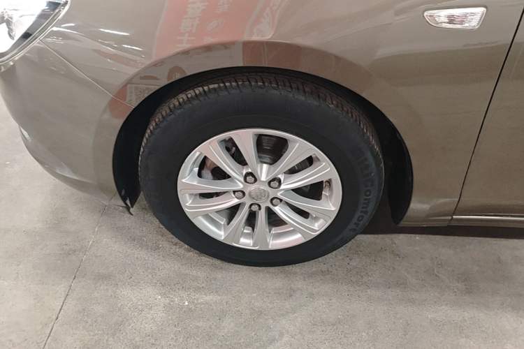 Used Buick GT 2017 15N Automatic Entry-Level Trim Exterior 4