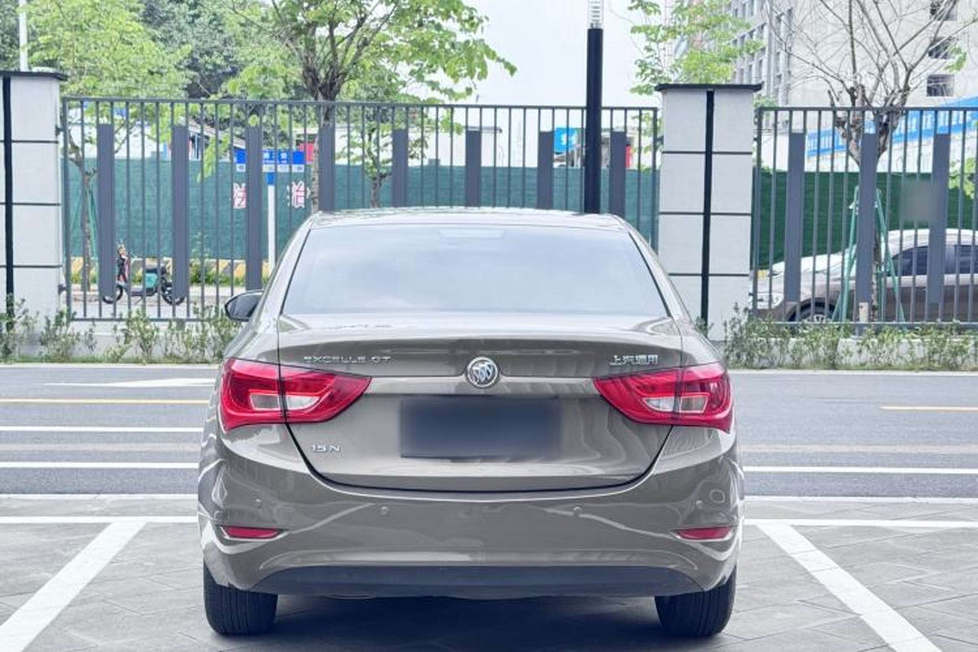 Used Buick GT 2017 15N Automatic Entry-Level Trim Exterior 4