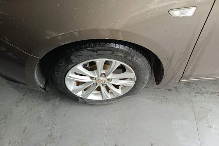 Used Buick GT 2017 15N Automatic Entry-Level Trim Exterior 4