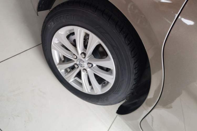 Used Buick GT 2017 15N Automatic Entry-Level Trim Exterior 5