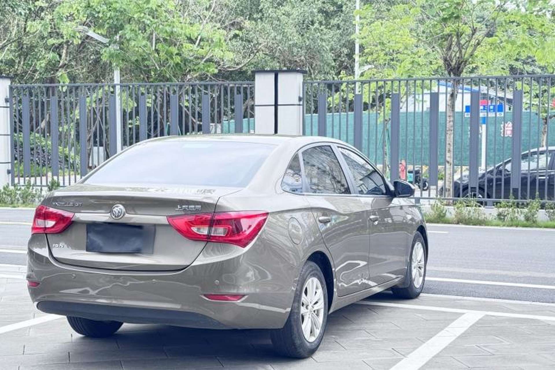 Used Buick GT 2017 15N Automatic Entry-Level Trim Exterior 5