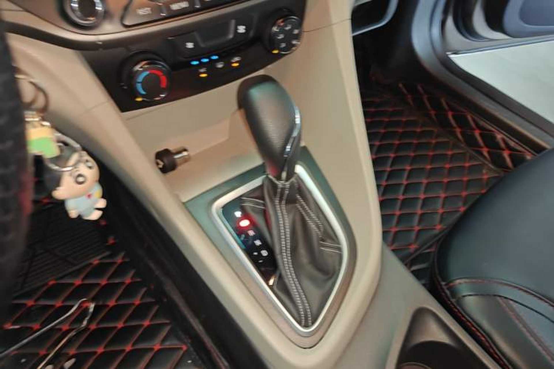 Used Buick GT 2017 15N Automatic Elite Version Gear Lever