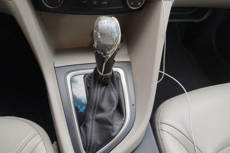 Used Buick GT 2017 15N Automatic Elite Version Gear Lever