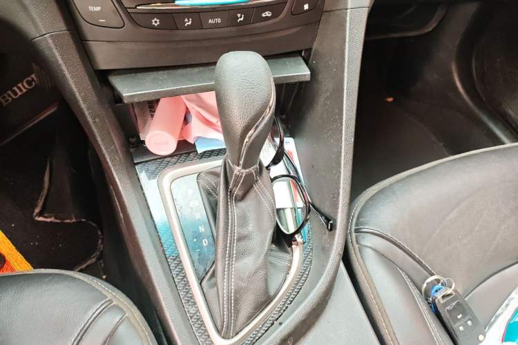 Used Buick GT 2017 15N Automatic Deluxe Edition Gear Lever