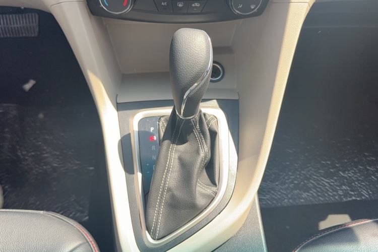 Used Buick GT 2017 15N Automatic Elite Version Gear Lever