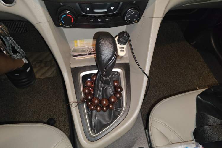 Used Buick GT 2017 15N Automatic Elite Version Gear Lever
