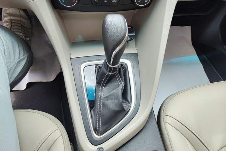 Used Buick GT 2017 15N Automatic Elite Version Gear Lever