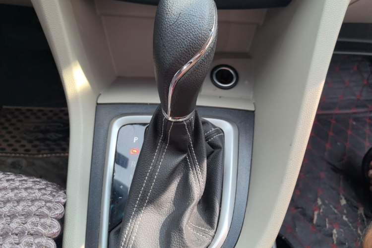 Used Buick GT 2017 15N Automatic Elite Version Gear Lever