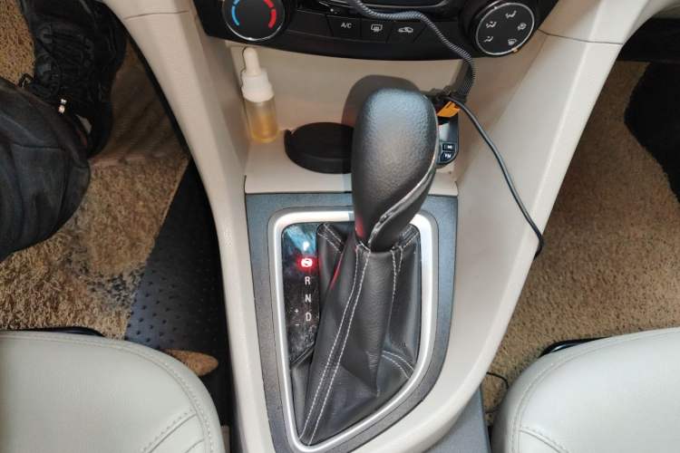 Used Buick GT 2017 15N Automatic Elite Version Gear Lever