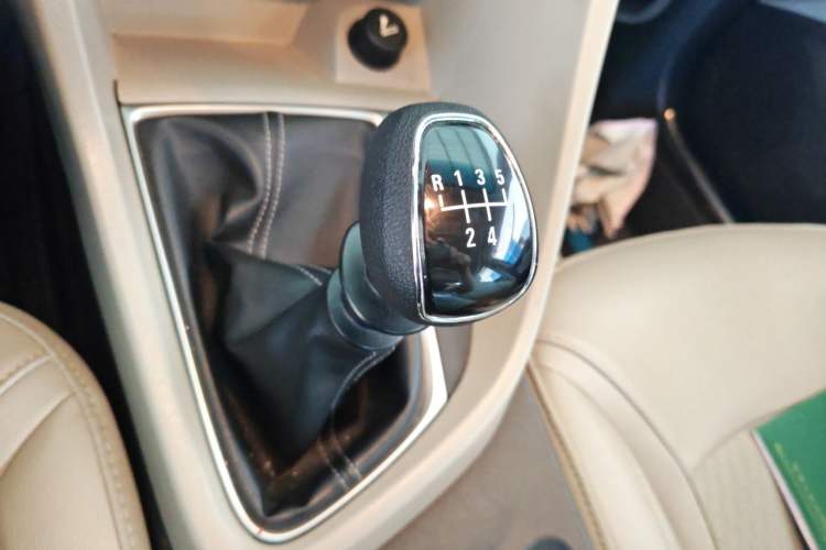 Used Buick GT 2017 15N Manual Elite Version Gear Lever