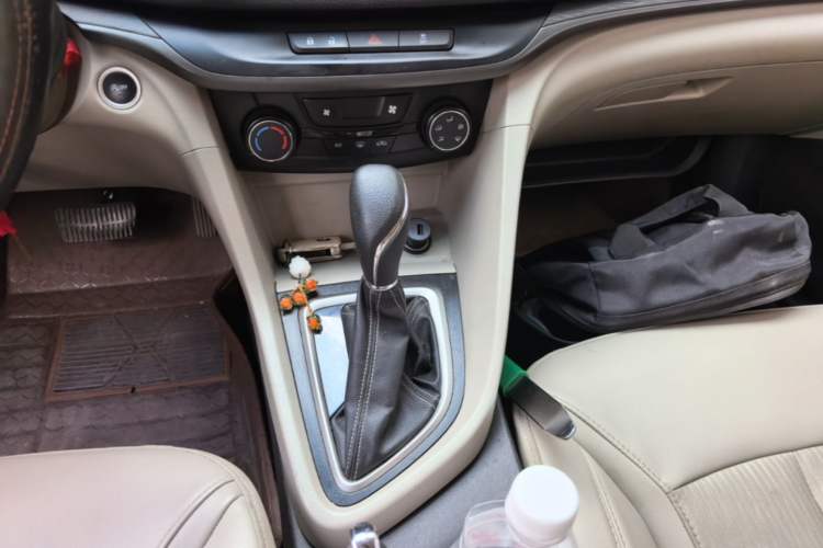 Used Buick GT 2017 15N Automatic Elite Version Gear Lever