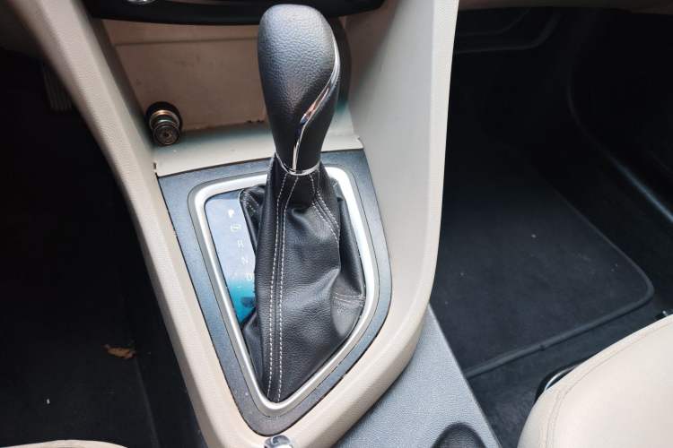Used Buick GT 2017 15N Automatic Elite Version Gear Lever