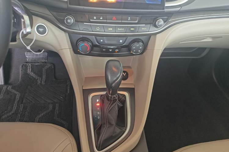 Used Buick GT 2017 15N Automatic Elite Version Gear Lever