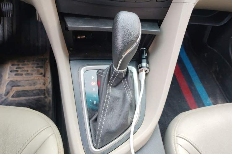 Used Buick GT 2017 15N Automatic Deluxe Edition Gear Lever