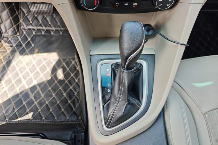 Used Buick GT 2017 15N Automatic Elite Version Gear Lever