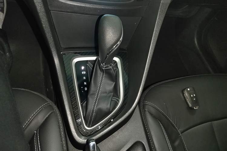Used Buick GT 2017 15N Automatic Deluxe Edition Gear Lever