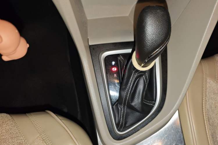 Used Buick GT 2017 15N Automatic Elite Version Gear Lever