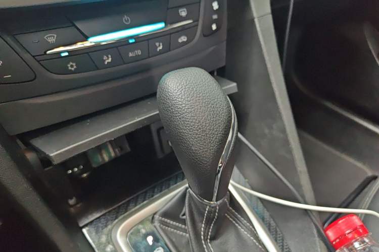 Used Buick GT 2017 15N Automatic Deluxe Edition Gear Lever