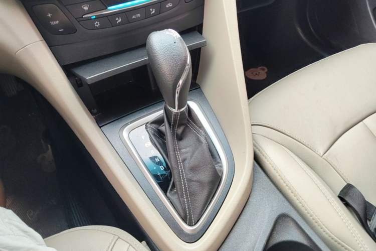 Used Buick GT 2017 15N Automatic Deluxe Edition Gear Lever