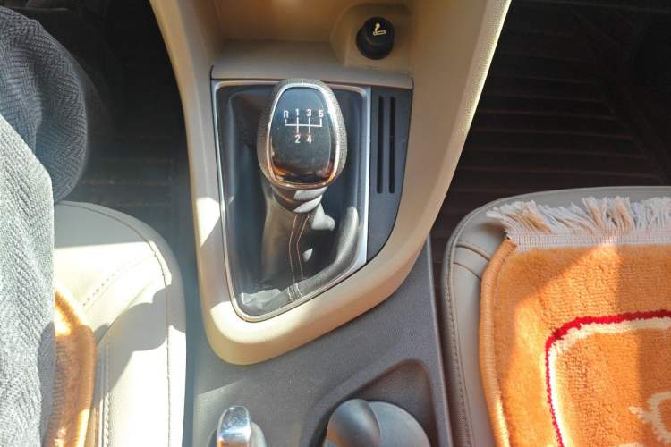 Used Buick GT 2017 15N Manual Elite Version Gear Lever