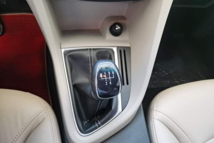 Used Buick GT 2017 15N Manual Entry-Level Trim Gear Lever