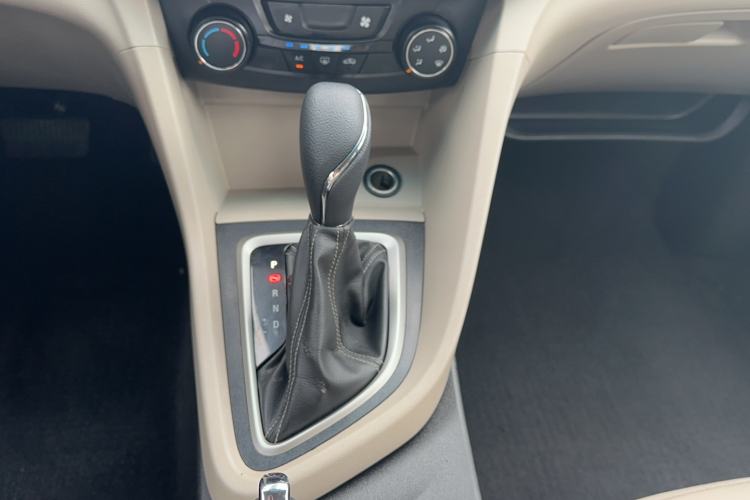 Used Buick GT 2017 15N Automatic Elite Version Gear Lever