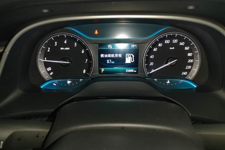 Used Buick GT 2017 15N Automatic Deluxe Edition Instrument Cluster