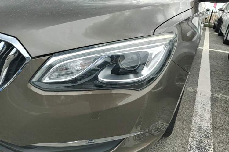 Used Buick GT 2017 15N Automatic Elite Version Left Front Headlight